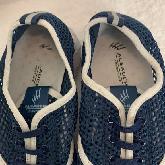 Aleader Adventure navy blue/white trim mesh (water shoe) sneaker size 9 - Picture 9 of 13